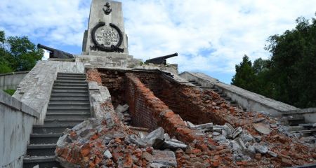 У Дніпрі вимагають демонтувати пам’ятник героям Севастопольської оборони