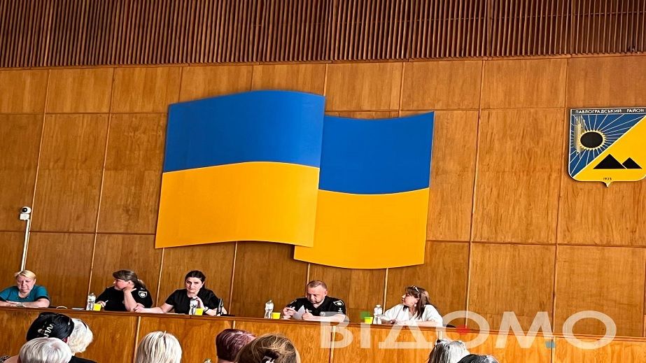 Как найти пропавшего без вести военного: в Павлограде женщины встретились с полицией (ФОТО)