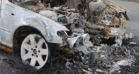 На Дніпропетровщині водій влетів у газовий люк та втік з місця ДТП (ВІДЕО)