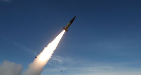 Окупанти 8 січня атакували балістикою багатоквартирні будинки у Кривому Розі: є постраждалі (ФОТО, ВІДЕО)