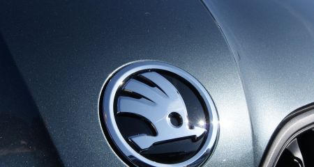 У Дніпрі від рук крадіїв постраждала чергова Skoda: що вкрали на цей раз (ФОТО)