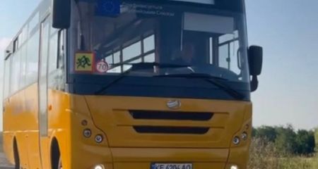 В городе на Днепропетровщине депутаты поссорились из-за гаража для школьного автобуса