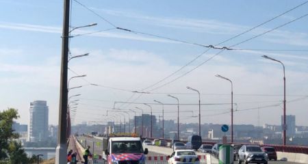 В Днепре на Новом мосту в результате ДТП произошло столкновение 8 автомобилей (ВИДЕО)