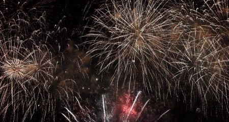 Хулиганы запустили фейерверки в прифронтовом Никополе