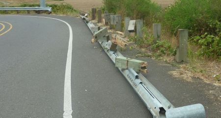 На Дніпропетровщині фура скинула трактор з траси у кювет: водій загинув