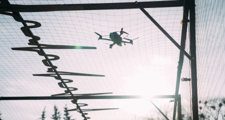 На Днепропетровщине обустроили 42 км дороги антидроновой сеткой (ВИДЕО)