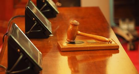 В Днепре осудили изверга, насиловавшего малолетнюю дочь и продававшего детское порно (ФОТО)