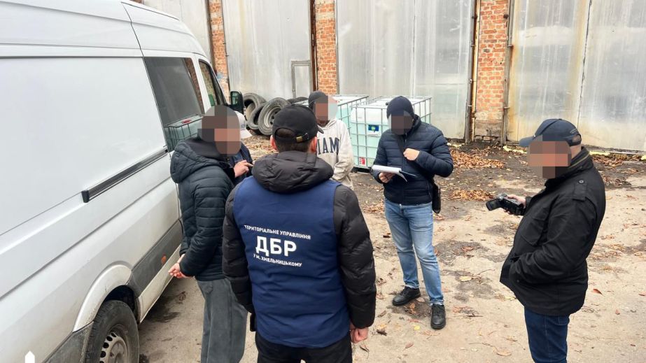 "Заробили" десятки мільйонів гривень: ДБР затримало військових з Дніпропетровщини, які збували пальне ЗСУ