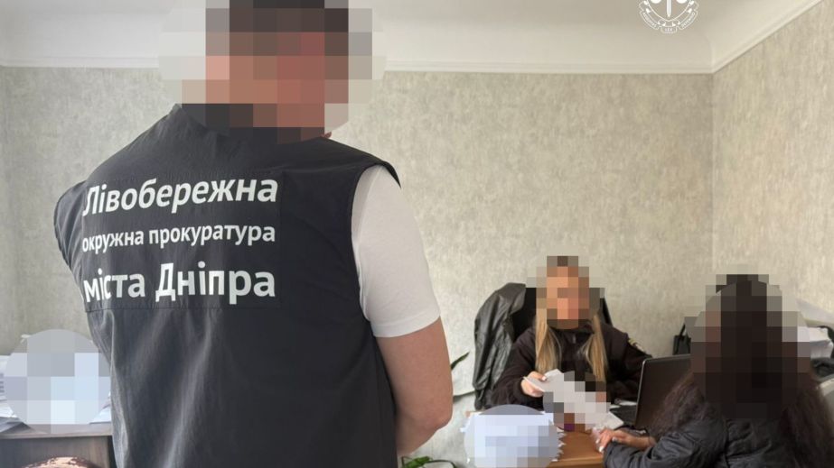 Бухгалтер медучреждения перечислила 12 млн грн мошенникам во время общения с так называемым "чат-ботом" одного из банков (ФОТО)