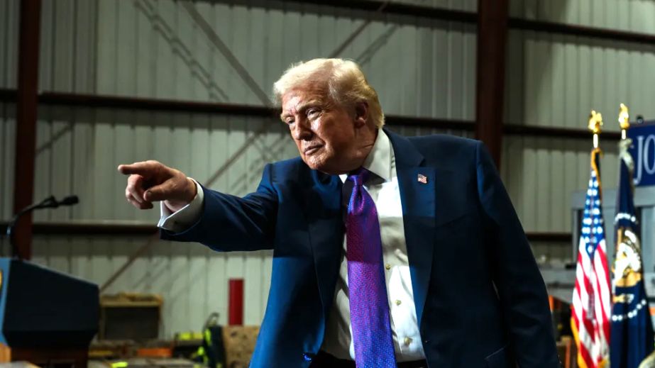 Чому Трамп знов змінив своє ставлення до України?