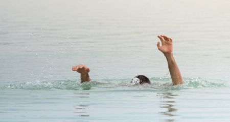 У Кривому Розі у водоймі біля мосту потонула жінка