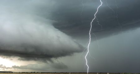 У Дніпрі та області оголошено I рівень небезпечності: попередження про грозу 8 серпня