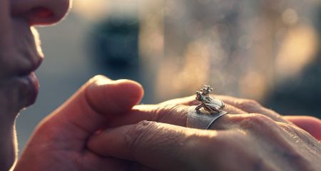 Пришла в гости и "обчистила": в Павлограде женщина украла у знакомого золотые кольца