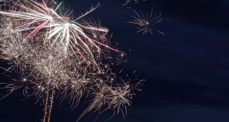 У прифронтовому Нікополі хулігани знову запустили феєрверк