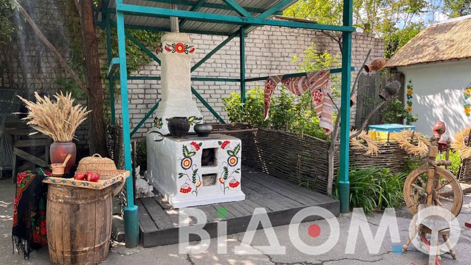 Старовинна садиба, фотозони і народна творчість: як відзначили День вишиванки у Павлограді (ФОТО, ВІДЕО)