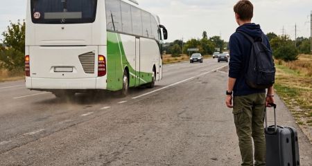 Скандал із перевізником: в Одесі 17-річного хлопця з Кривого Рогу висадили з автобуса до Софії (ФОТО)