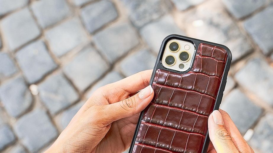 У Кривому Розі пенсіонерка вкрала iPhone 16 Pro у дівчини-підлітка