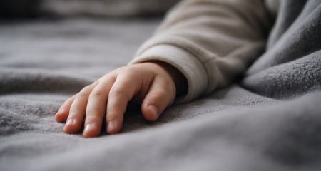 "Можно было спасти": в Кривом Роге мать и сожителя будут судить за убийство ребенка, должностное лицо подозревают в халатности.