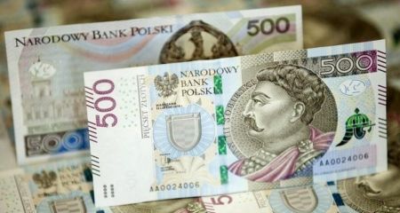 Польский злотый стал более выгодной валютой для сбережений, чем доллар и евро