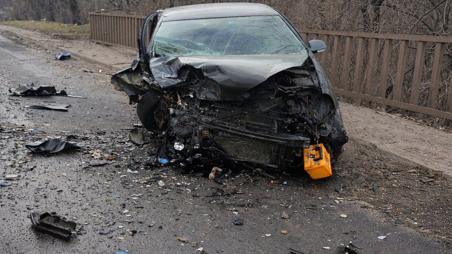 У Кривому Розі сталася серйозна ДТП: двох водіїв забрала швидка (ФОТО, ВІДЕО)