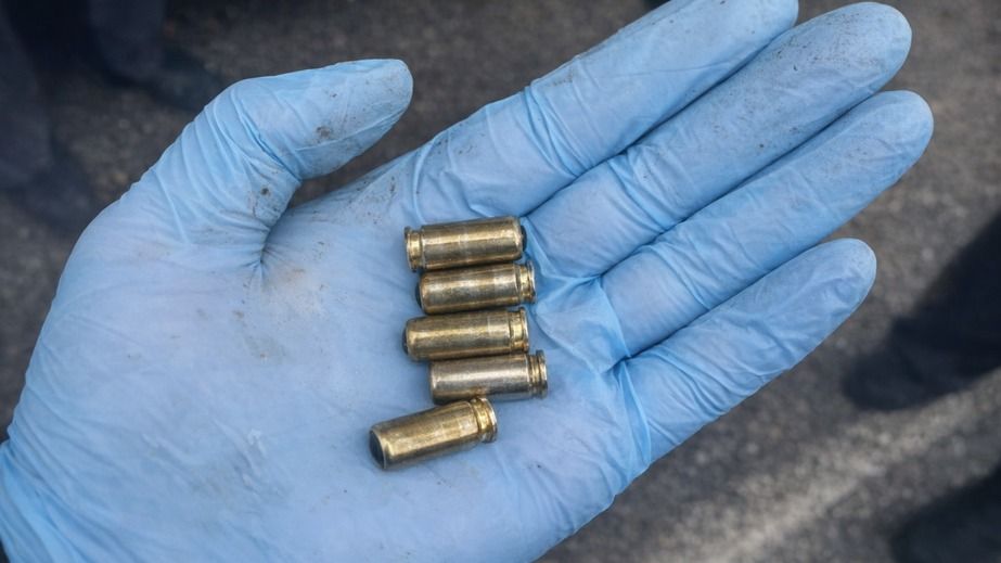 Продавал огнестрельное оружие и был пойман на "горячем". Полиция задержала жителя Днепра