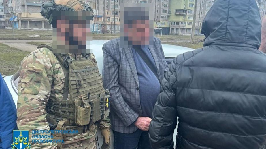 В городе на Днепропетровщине два депутата горсовета запугивали людей и требовали деньги