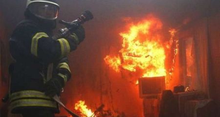 В Днепре в многоэтажке "взорвался" телевизор и вызвал пожар