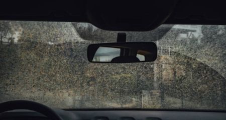 У Дніпрі хулігани замастили фекаліями припарковані авто (ВІДЕО)