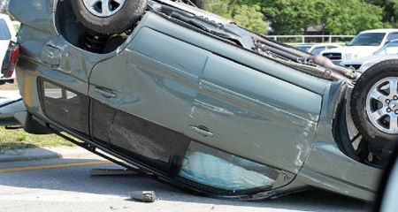 ДТП на трассе Днепр-Кривой Рог: автомобиль вылетел в кювет и перевернулся на крышу (ФОТО)