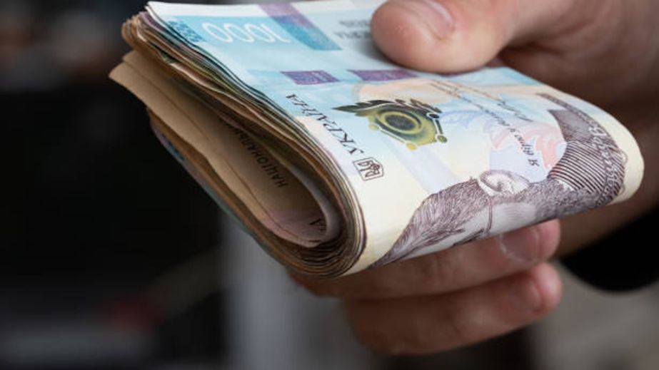 Вимагала гроші від 50-річного абітурієнта: у Вільногірську на хабарі затримали директорку коледжу