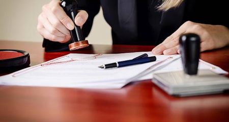 У Дніпрі нотаріус незаконно переоформила квартиру за маже мільйон гривень