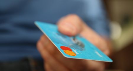 Украл карточку вместе с PIN-кодом: на Днепропетровщине мужчина обокрал пациента больницы (ФОТО)
