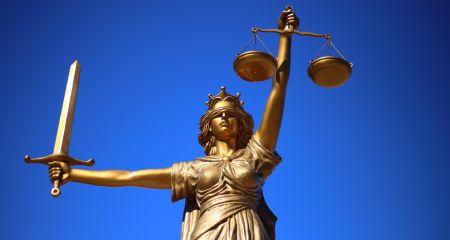 В Днепре суд отправил за решетку горе-мать, которая год назад продала двухлетнего сына за 1 млн грн (ФОТО)