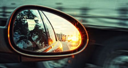 Зухвале порушення ПДР у Дніпрі: позашляховик проїхався зустрічною смугою на Чорних Запорожців (ВІДЕО)