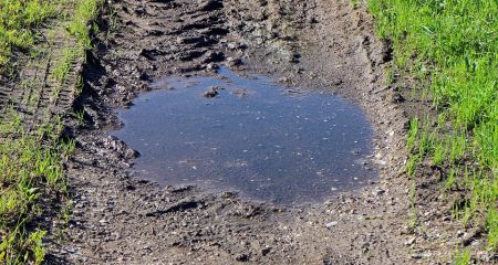 У Кривому Розі через постійні пориви утворилася земляна пастка (ВІДЕО)