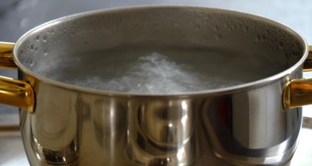 В Кривом Роге 12-летняя девочка облилась кипятком