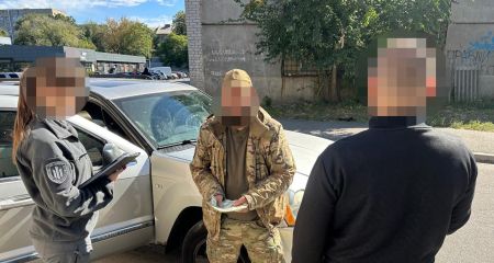 На Дніпропетровщині солдат намагався стати "невидимкою" та підкупити комбата (ФОТО)