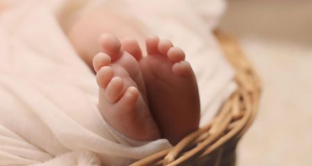 Немовля викинули у пакеті: у Дніпрі поліція відкрила провадження і встановила особу матері дитини