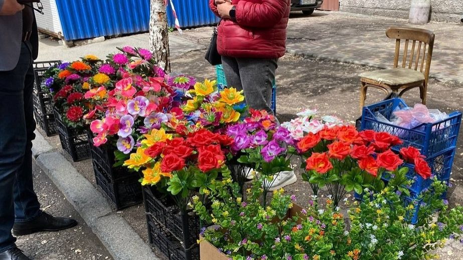 У Дніпрі розповіли про штрафи за торгівлю штучними квітами