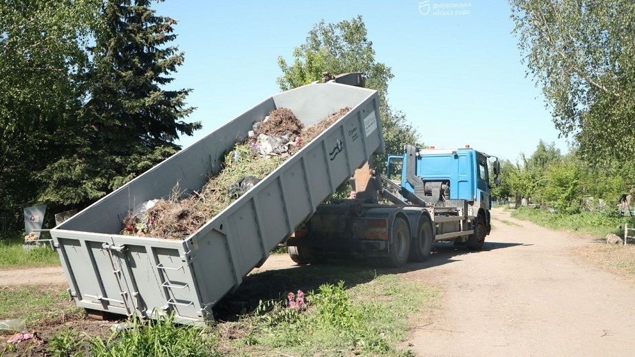 В Днепре планируют потратить более 12 млн грн на благоустройство кладбищ