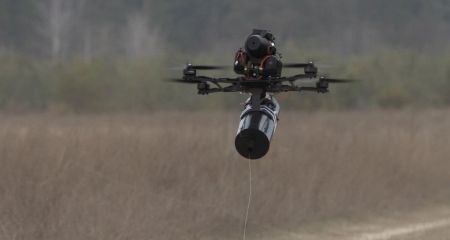 Терор на приватному подвір'ї: у Марганці окупанти дроном на оптоволокні знищили цивільне авто (ВІДЕО)