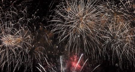 У прифронтовому районі Дніпропетровщини хулігани запустили феєрверк (ВІДЕО)