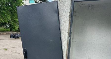 В Кривом Роге из-за вандалов демонтировали двери в укрытия