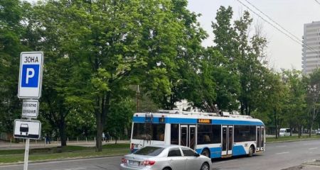 Зможуть проїхати до 20 км без електрики: у Дніпрі тролейбуси оснащують акумуляторами