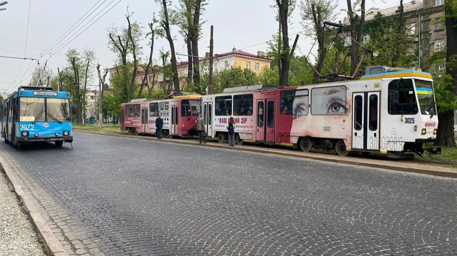 У Дніпрі перший трамвай змінить маршрут: як працюватиме громадський транспорт міста 6 травня