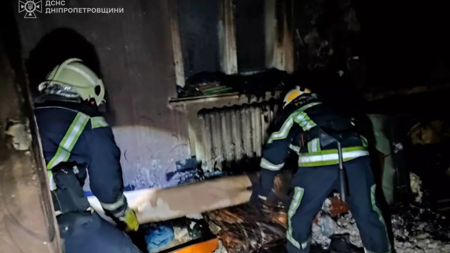Погиб в огне: пожарные Каменского обнаружили тело во время пожара