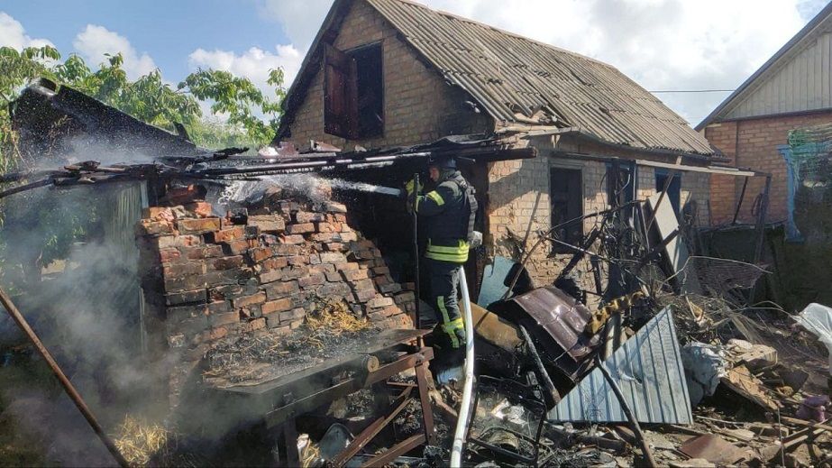 Агресор вдарив по Нікопольщині дронами 13 разів, є поранені