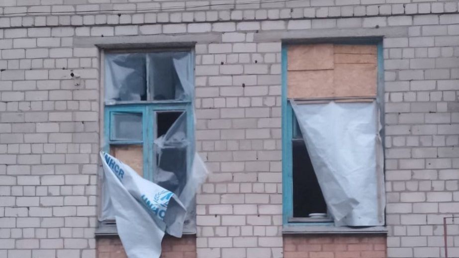 Российские войска обстреляли гимназию в Никополе