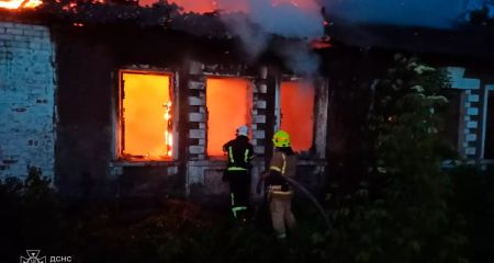 В Кривом Роге утро началось с пожара в доме