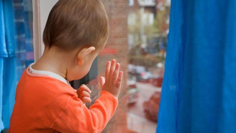 Трехлетний ребенок выпал из окна 10 этажа в Днепре